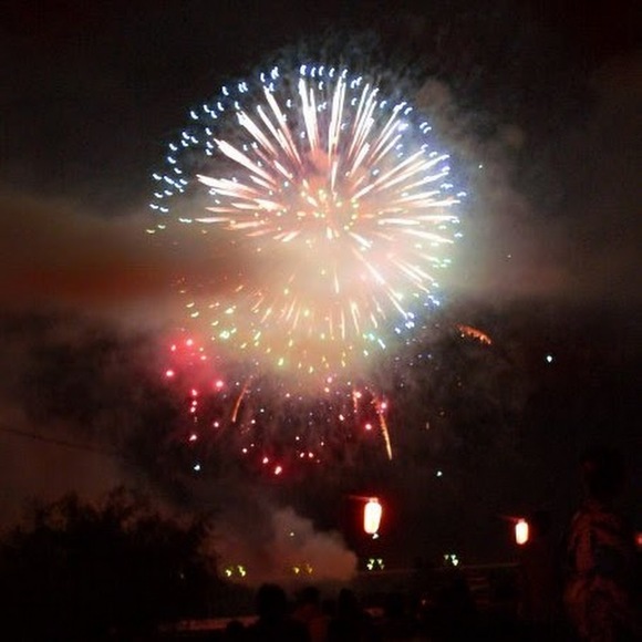 Meet your Posher, Caroline - Picture 1 of 1